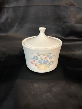 Corelle Classic White Ceramic Lidded Sugar Jar Blue & Red Floral Basket